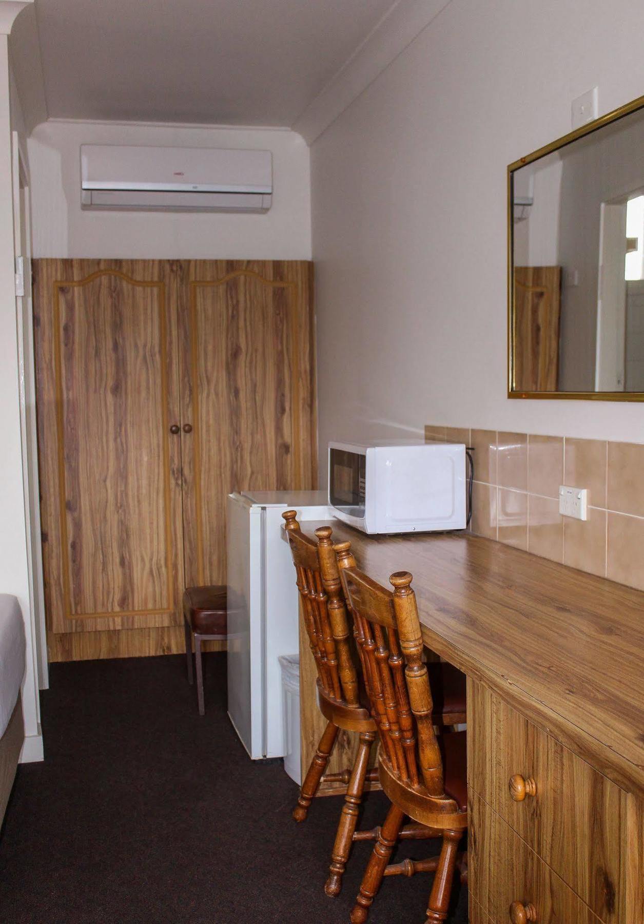 Motel Riverina Leeton Exterior photo