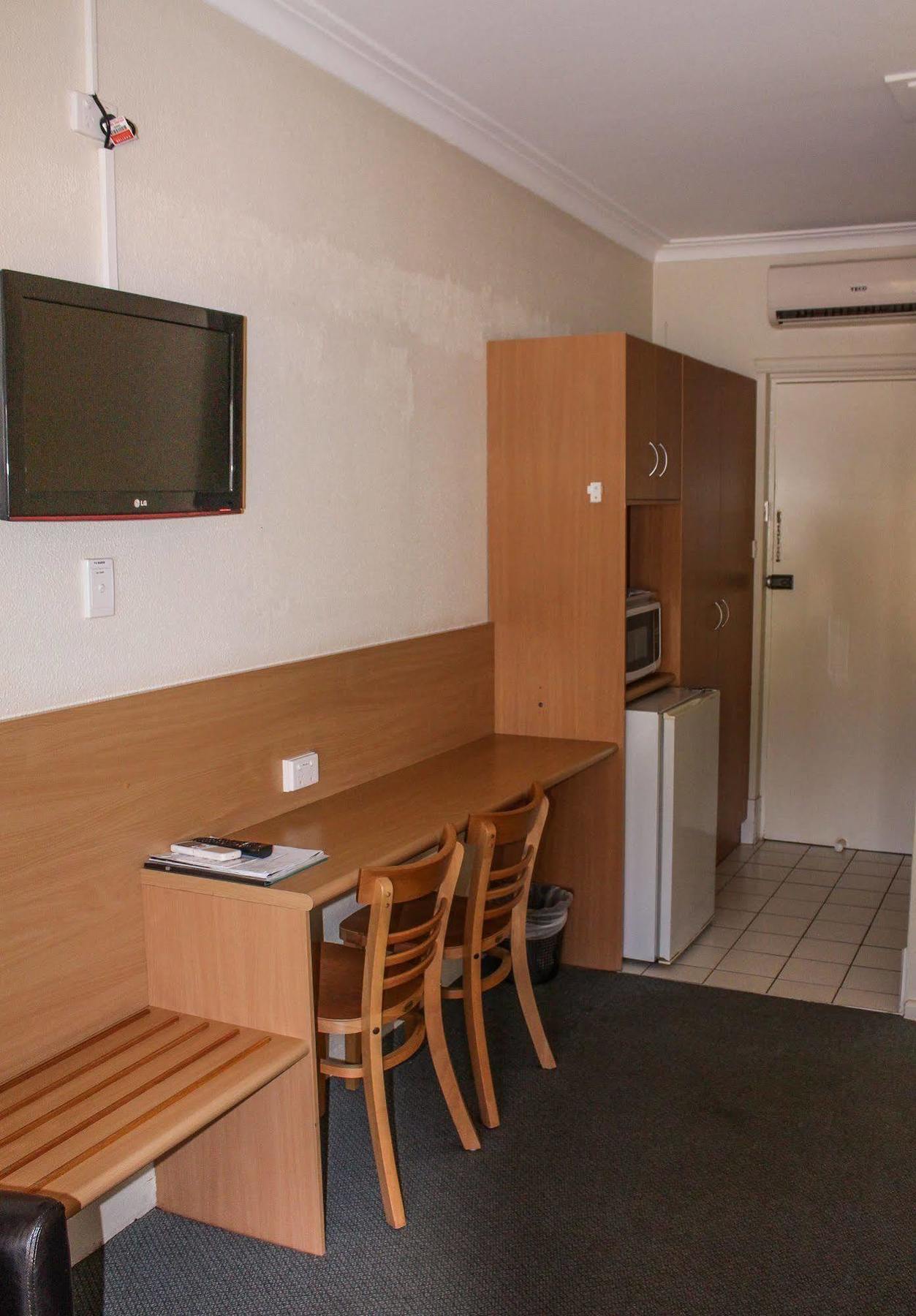 Motel Riverina Leeton Exterior photo