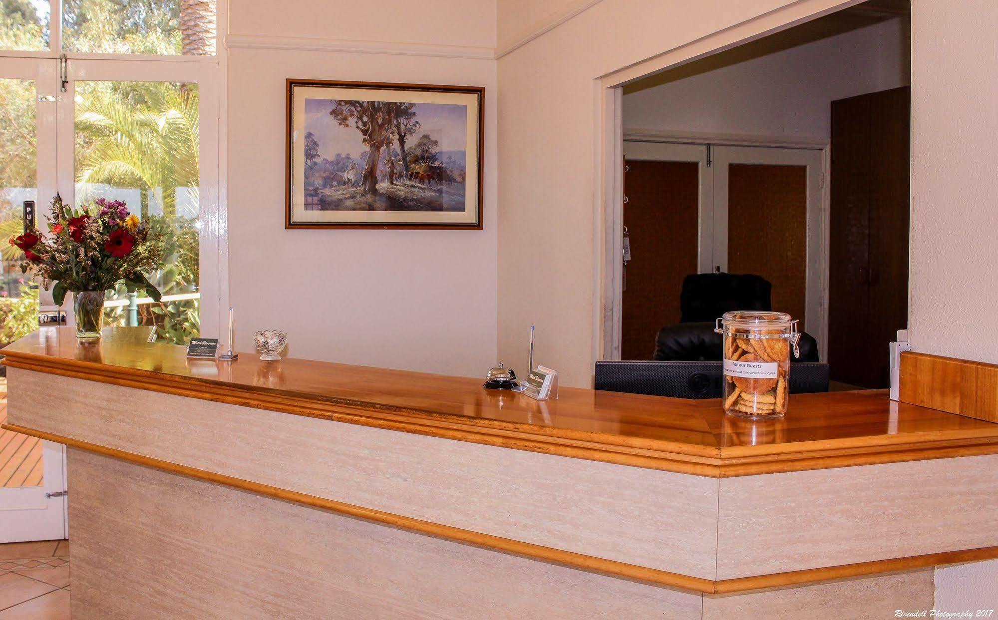 Motel Riverina Leeton Exterior photo