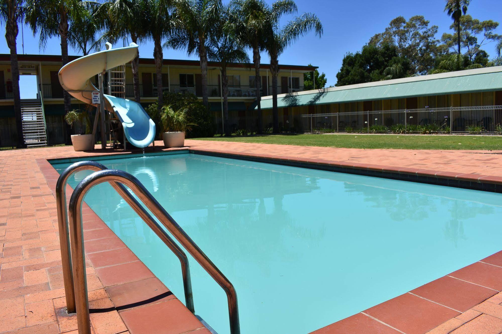 Motel Riverina Leeton Exterior photo