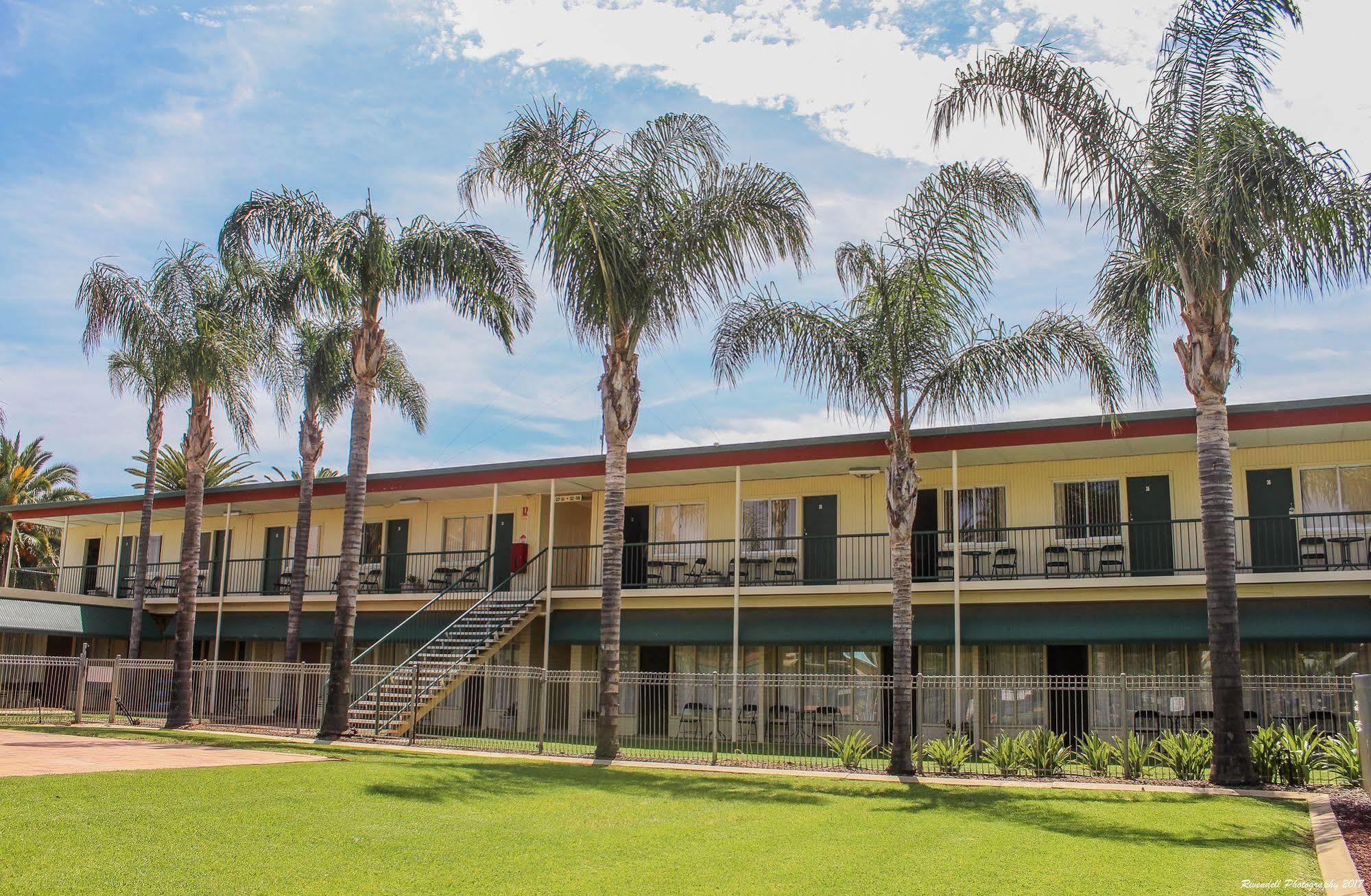 Motel Riverina Leeton Exterior photo